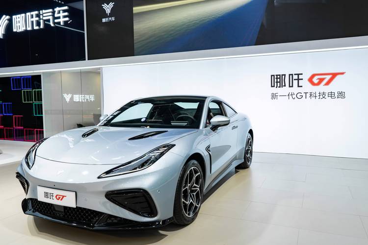 重庆巴南区迪跃奇企业管理咨询哪吒汽车在智能汽车领域的表现，领途汽车在新能源汽车市场中的影响力